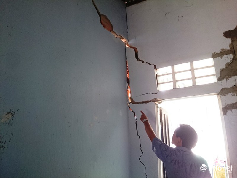 TP Huế: Hàng chục nhà dân chờ sập vì thi công dự án môi trường nước - ảnh 2