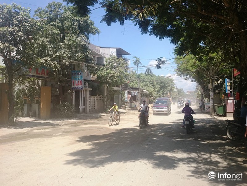 TP Huế: Hàng chục nhà dân chờ sập vì thi công dự án môi trường nước - ảnh 3