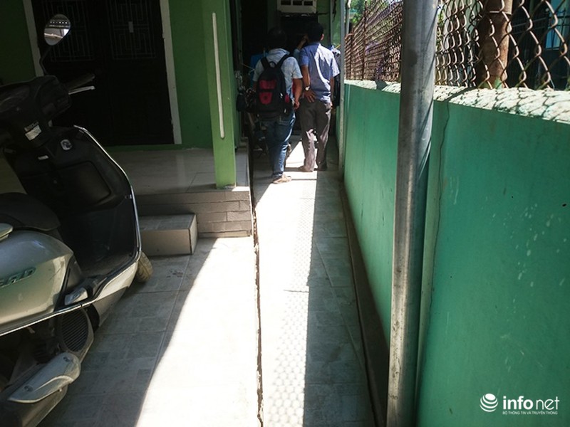 TP Huế: Hàng chục nhà dân chờ sập vì thi công dự án môi trường nước - ảnh 11