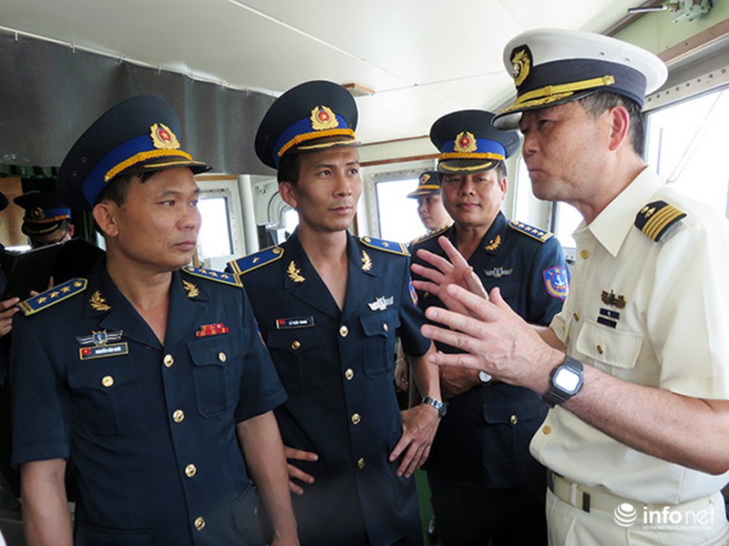 Cảnh sát biển Việt Nam tham quan tàu Cảnh sát biển Nhật Bản - ảnh 3