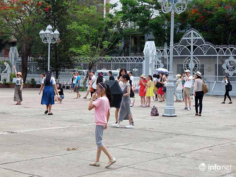 Trong lúc Đà Nẵng họp liên miên, HDV du lịch Trung, Hàn vẫn tiếp tục lộng hành! - ảnh 3