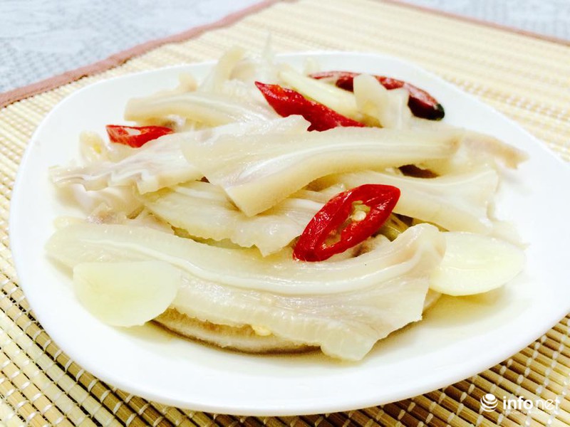 Cách làm tai heo ngâm nước mắm chua ngọt, đậm đà ngày Tết - ảnh 1