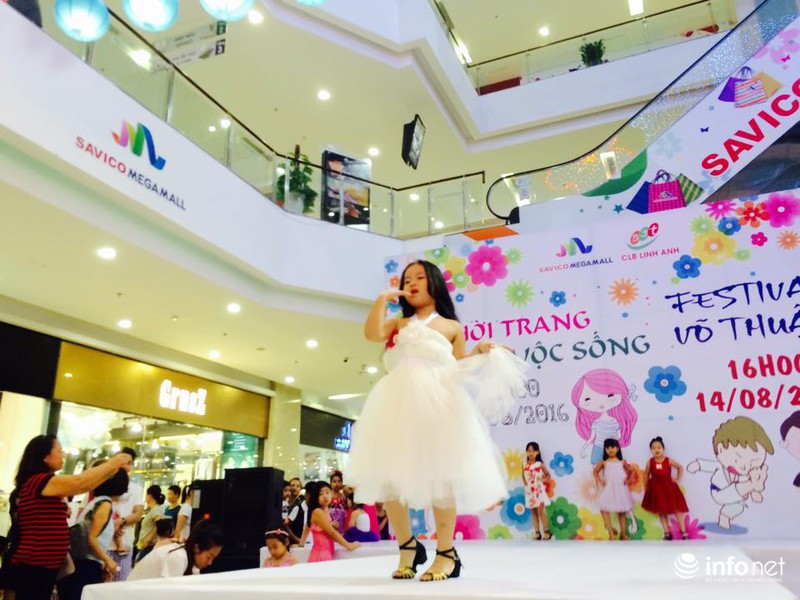 Những khoảng khắc tuyệt đẹp trong chương trình Thời trang và Cuộc sống - ảnh 18