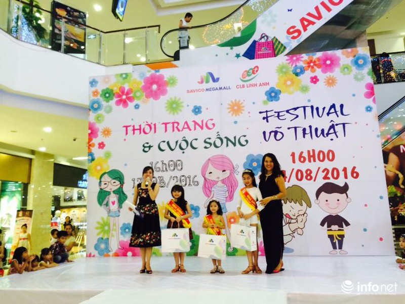 Những khoảng khắc tuyệt đẹp trong chương trình Thời trang và Cuộc sống - ảnh 19