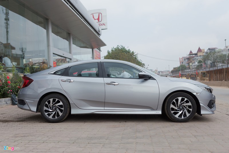 Chi tiet Honda Civic 1.8L gia 758 trieu tai Viet Nam hinh anh 2