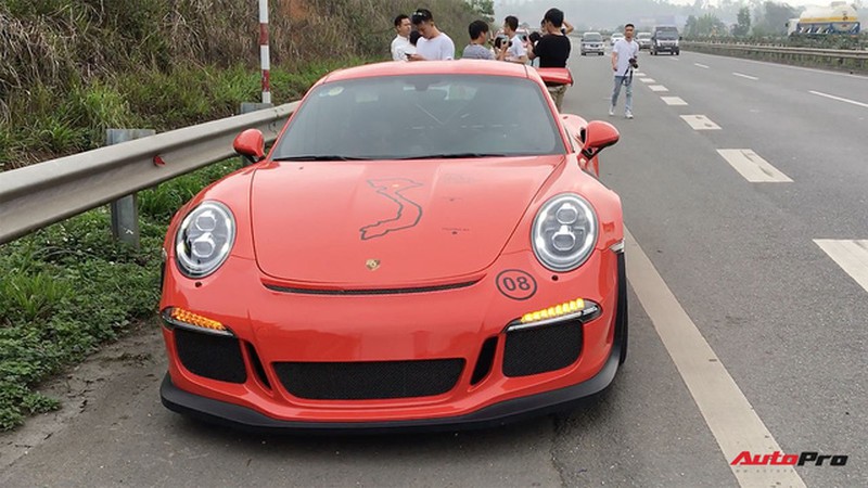 Vì sao Cường Đô la không lái siêu xe trong hành trình Car & Passion 2018? - Ảnh 3.