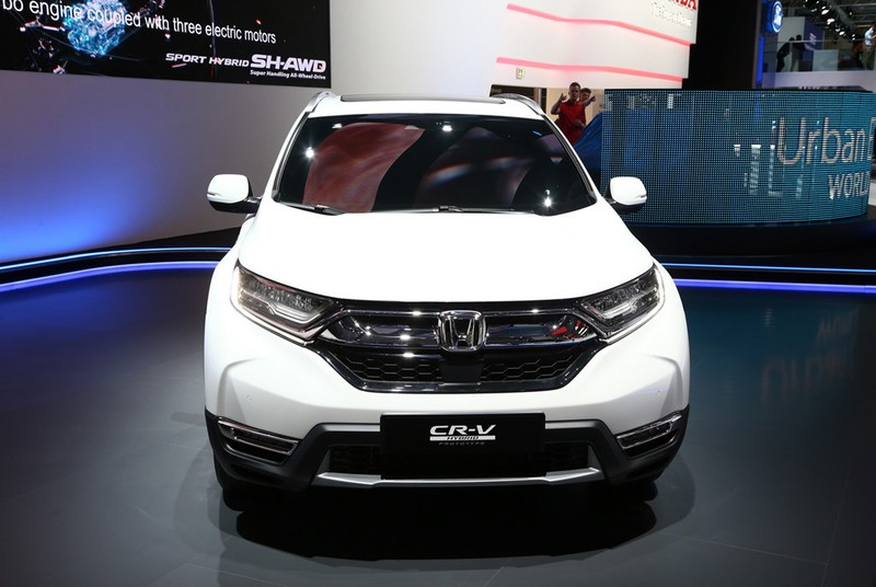 Anh thuc te Honda CR-V ban hybrid tai chau Au hinh anh 3