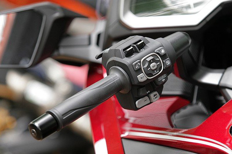 Cận cảnh chiếc mô tô khủng giá 1,2 tỷ xuất hiện đầu tiên tại Hà Nội