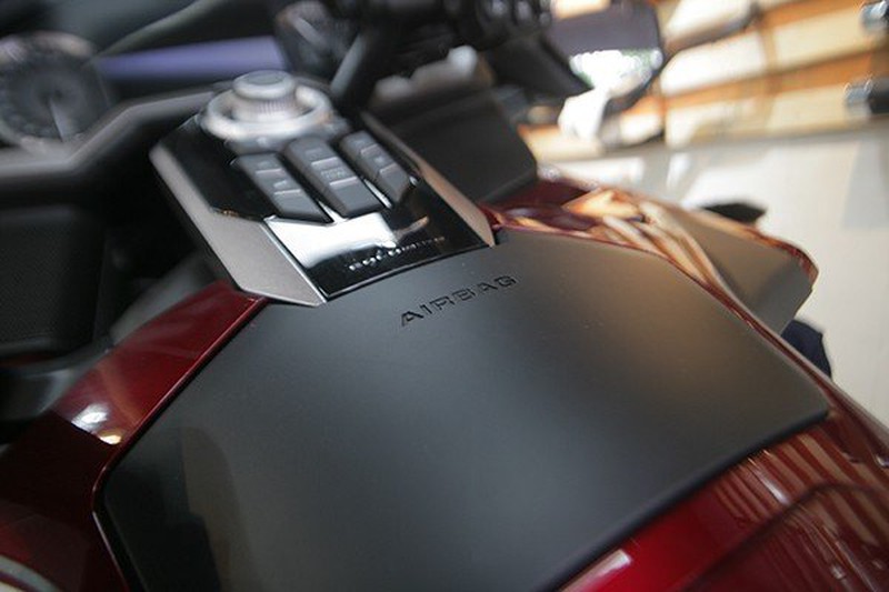 Cận cảnh chiếc mô tô khủng giá 1,2 tỷ xuất hiện đầu tiên tại Hà Nội