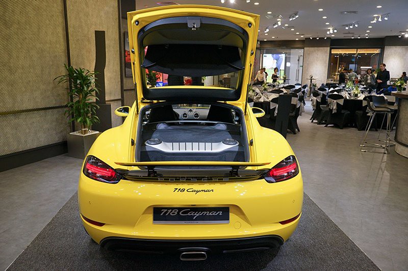 Ngắm bộ đôi xe thể thao tiền tỷ Porsche 911 GT2 RS và 718 Cayman - ảnh 20