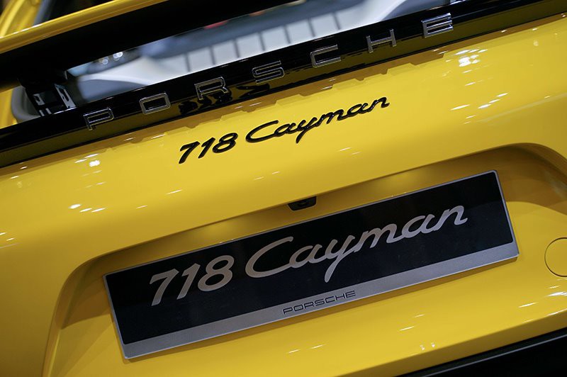 Ngắm bộ đôi xe thể thao tiền tỷ Porsche 911 GT2 RS và 718 Cayman - ảnh 29