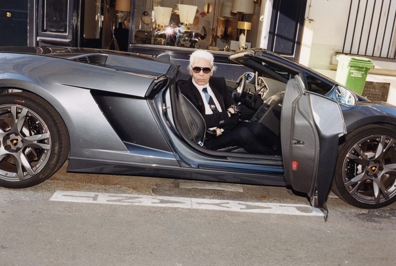 'Huyen thoai Chanel' Karl Lagerfeld va moi duyen voi nhung chiec xe hinh anh 4