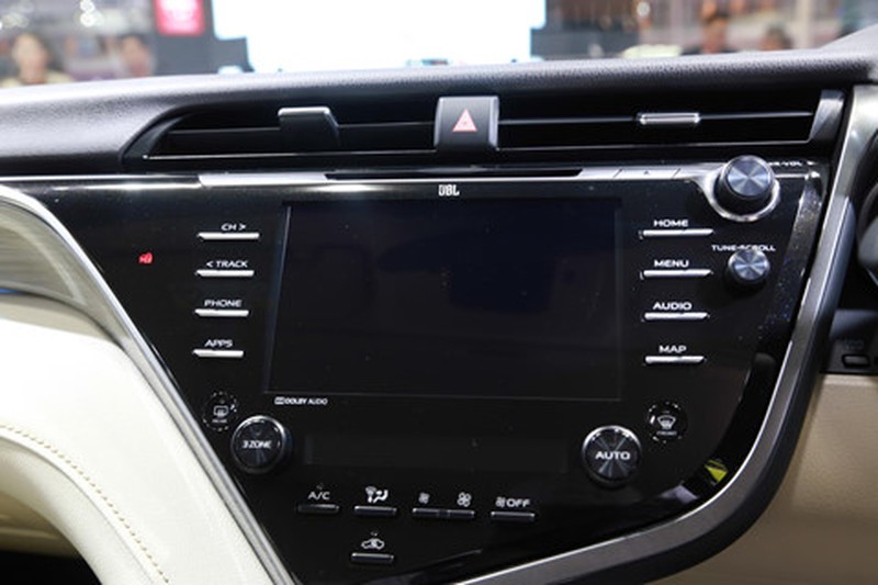 Chi tiet Toyota Camry 2019 sap ra mat tai VN hinh anh 8