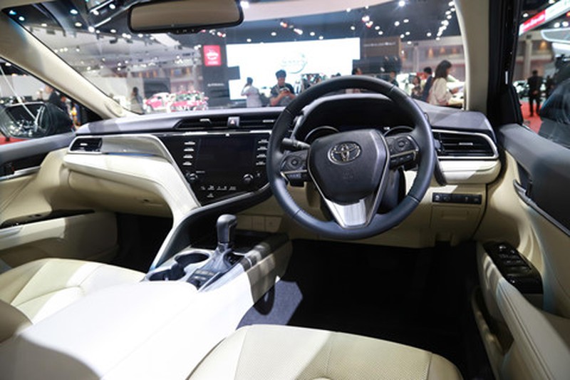Chi tiet Toyota Camry 2019 sap ra mat tai VN hinh anh 7
