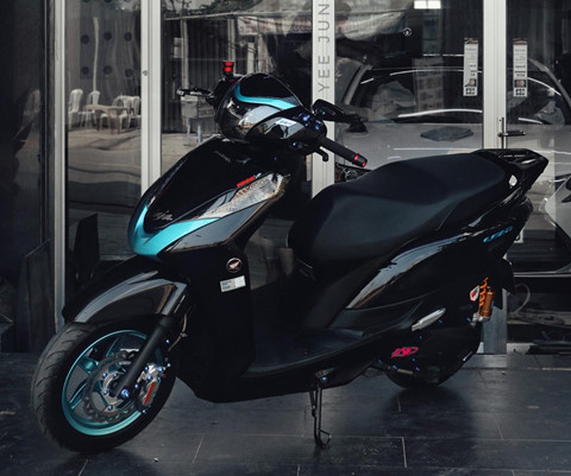 Honda Lead phien ban 'vua ninja' cua biker Ca Mau ton them 100 trieu hinh anh 1