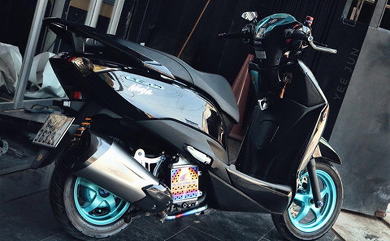 Honda Lead phien ban 'vua ninja' cua biker Ca Mau ton them 100 trieu hinh anh 2 