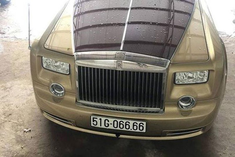 Choáng ngợp dàn siêu xe biển đẹp Quảng Ninh