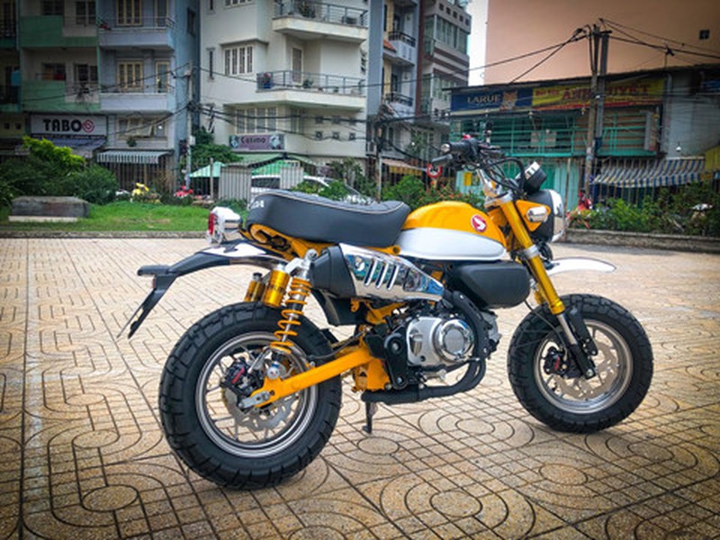 'Xe khi' Honda Monkey voi goi trang bi hang hieu gan 100 trieu hinh anh 1 