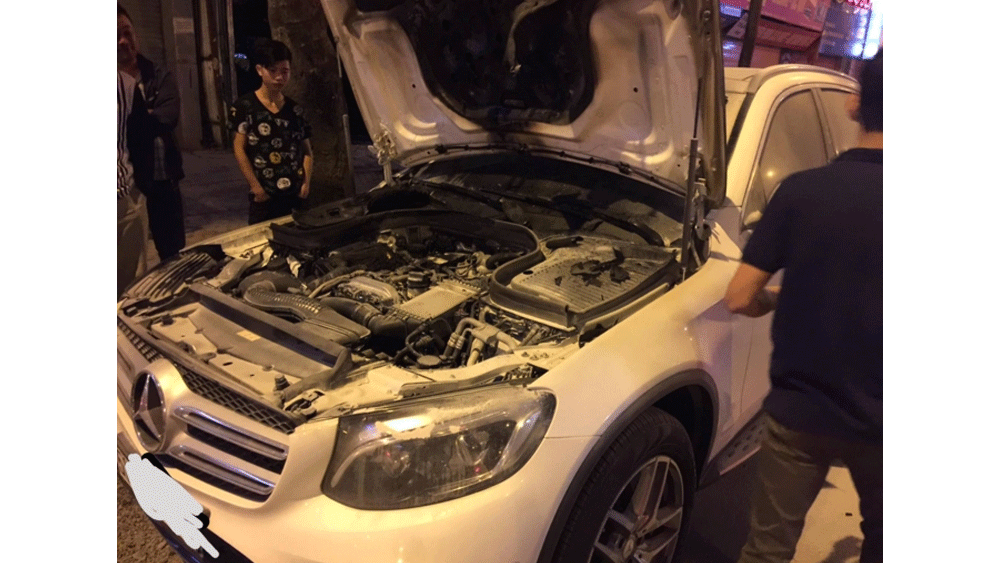 Những vụ xe sang tiền tỷ bốc cháy dữ dội gây hoang mang