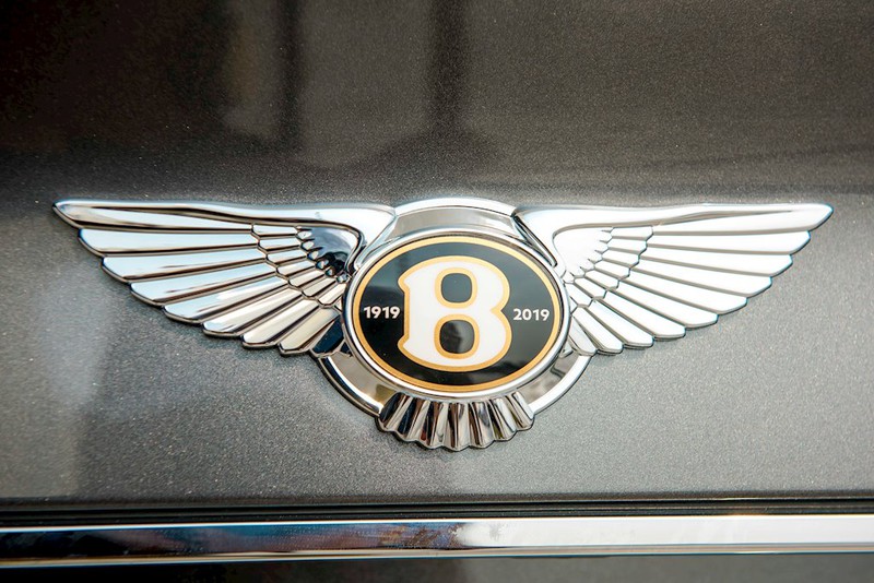 Cận cảnh Bentley Bentayga V8 màu hiếm Century Gold xuất hiện ở Việt Nam - ảnh 8