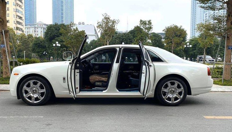 Loạt Rolls-Royce cũ biển siêu đẹp, rao bán giá 'khủng'