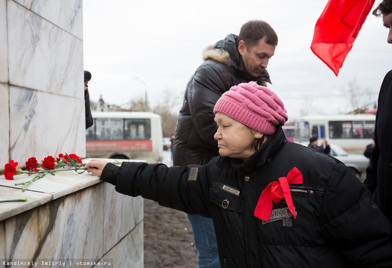 Ảnh: Người dân Nga không lãng quên Cách mạng Tháng Mười - ảnh 9