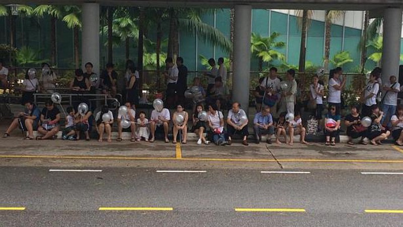 Người Singapore dầm mưa, đưa tang cựu Thủ tướng Lý Quang Diệu - ảnh 4