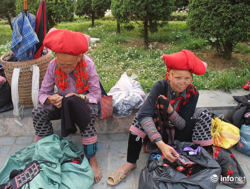 Rộn ràng phiên chợ ở nơi “gặp gỡ đất trời” - ảnh 5
