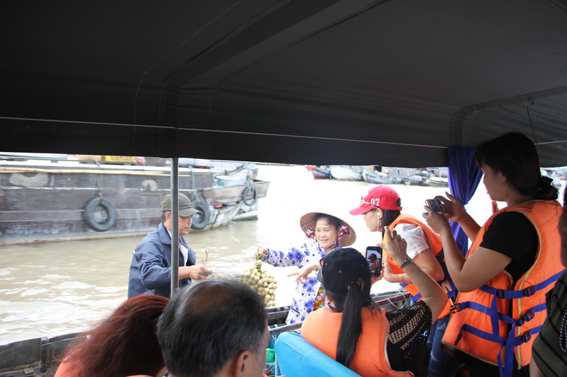 Cuộc sống thường nhật của dân chợ nổi Cái Răng Cần Thơ - ảnh 4