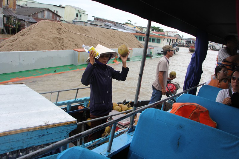 Cuộc sống thường nhật của dân chợ nổi Cái Răng Cần Thơ - ảnh 7