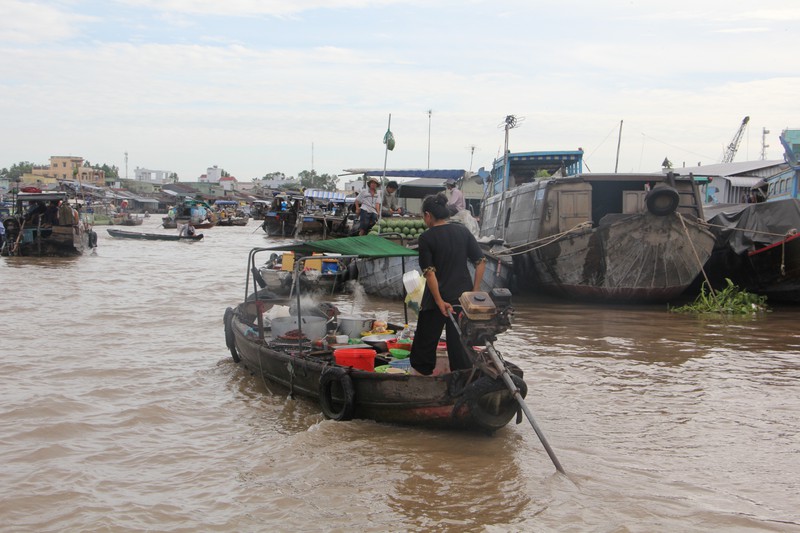 Cuộc sống thường nhật của dân chợ nổi Cái Răng Cần Thơ - ảnh 8