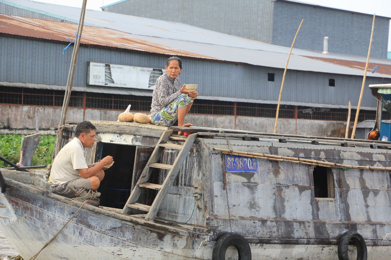 Cuộc sống thường nhật của dân chợ nổi Cái Răng Cần Thơ - ảnh 17