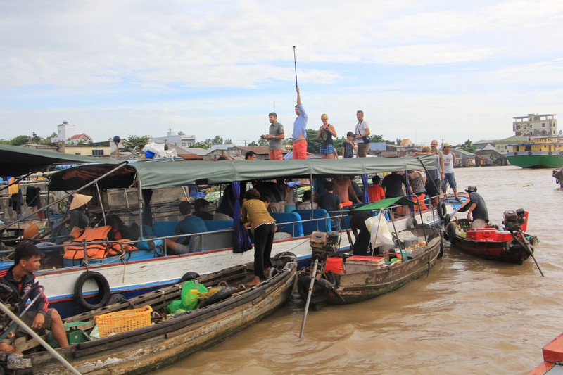 Cuộc sống thường nhật của dân chợ nổi Cái Răng Cần Thơ - ảnh 1