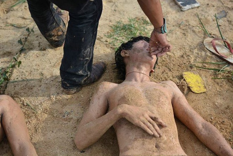 Màn chào đón tân sinh viên gây bất bình tại Thái Lan - ảnh 4