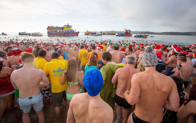 Độc đáo cuộc thi bơi trong nước lạnh 3oC ở London - ảnh 6