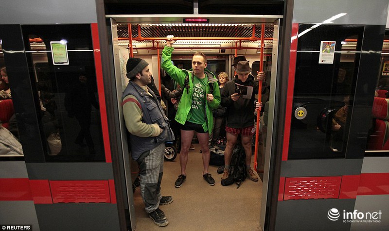 Cười ngất với