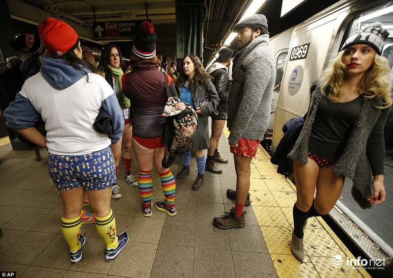 Cười ngất với