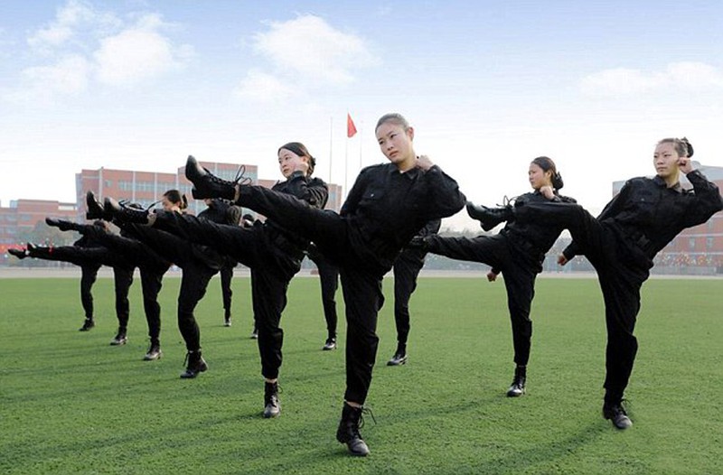 Đột nhập lớp học kung fu của các nữ tiếp viên hàng không