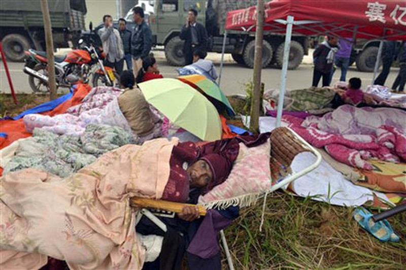 Động đất Trung Quốc: 1 người chết, 324 người bị thương - ảnh 12