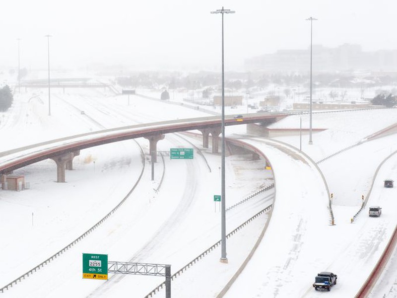 Mỹ: Ngập lụt khiến 13 người thiệt mạng - ảnh 15