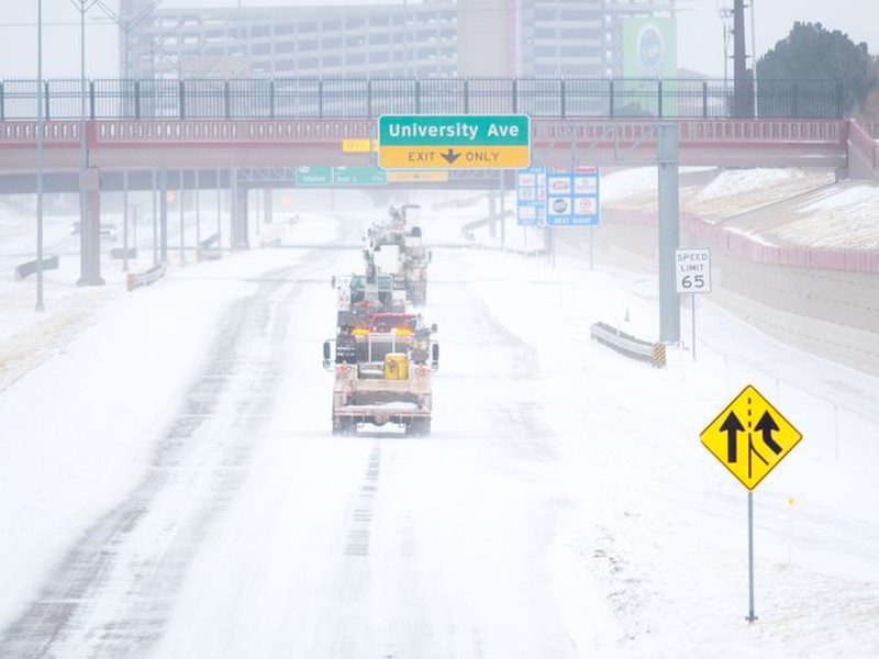 Mỹ: Ngập lụt khiến 13 người thiệt mạng - ảnh 17