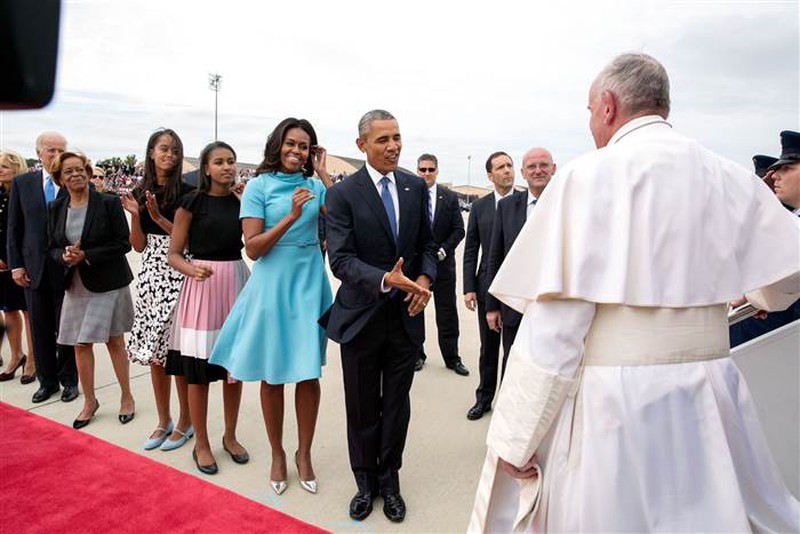 Những bức ảnh ấn tượng nhất của Tổng thống Obama năm 2015 - ảnh 6