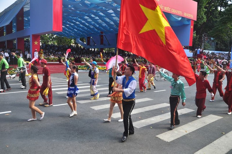 Toàn cảnh lễ Diễu binh chào mừng 40 năm Thống nhất đất nước (30/4/2015) - ảnh 2