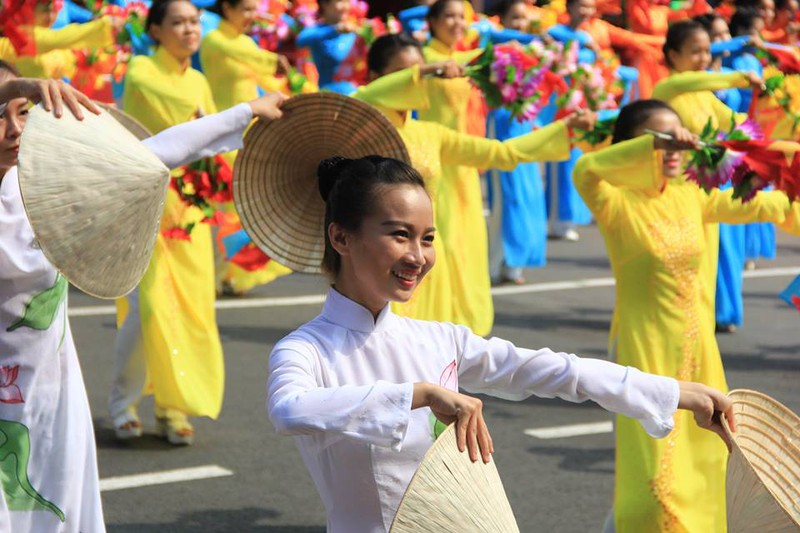 Toàn cảnh lễ Diễu binh chào mừng 40 năm Thống nhất đất nước (30/4/2015) - ảnh 6