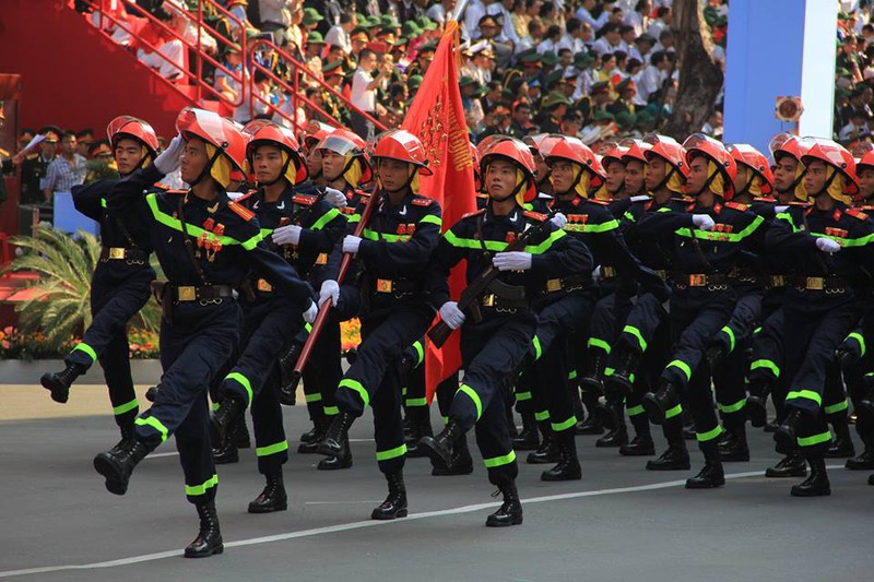 Toàn cảnh lễ Diễu binh chào mừng 40 năm Thống nhất đất nước (30/4/2015) - ảnh 13