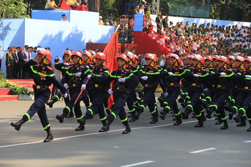 Toàn cảnh lễ Diễu binh chào mừng 40 năm Thống nhất đất nước (30/4/2015) - ảnh 14