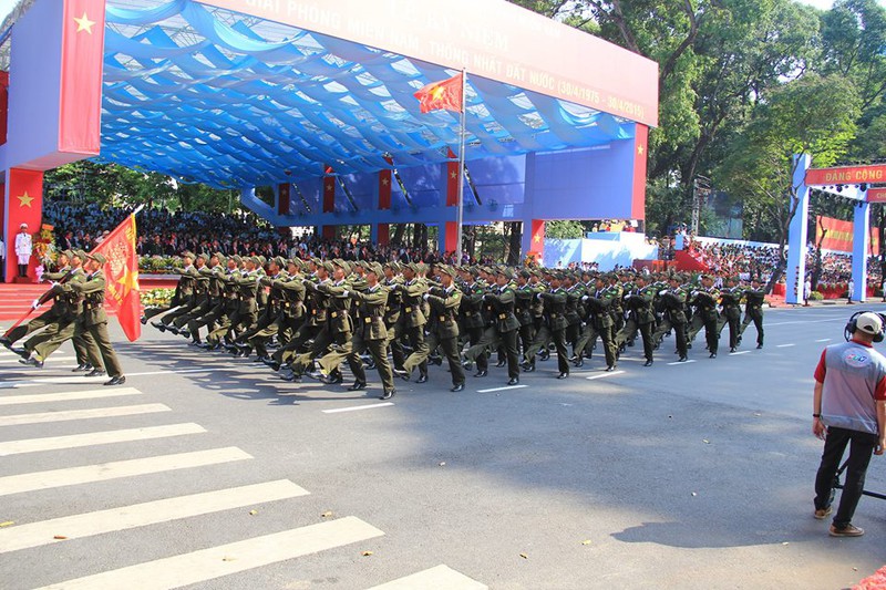 Toàn cảnh lễ Diễu binh chào mừng 40 năm Thống nhất đất nước (30/4/2015) - ảnh 17