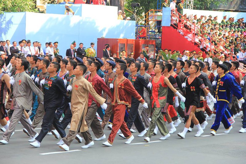 Toàn cảnh lễ Diễu binh chào mừng 40 năm Thống nhất đất nước (30/4/2015) - ảnh 28