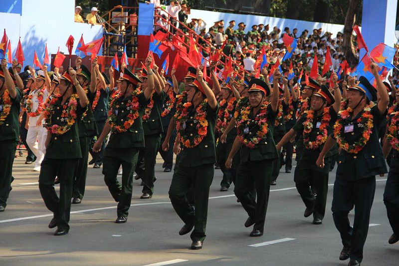 Toàn cảnh lễ Diễu binh chào mừng 40 năm Thống nhất đất nước (30/4/2015) - ảnh 18