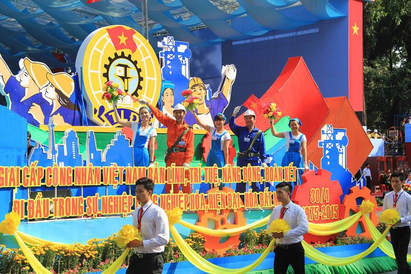 Toàn cảnh lễ Diễu binh chào mừng 40 năm Thống nhất đất nước (30/4/2015) - ảnh 21